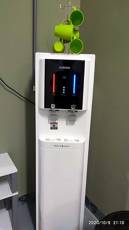 NY TROPICAL BACKPACKERS