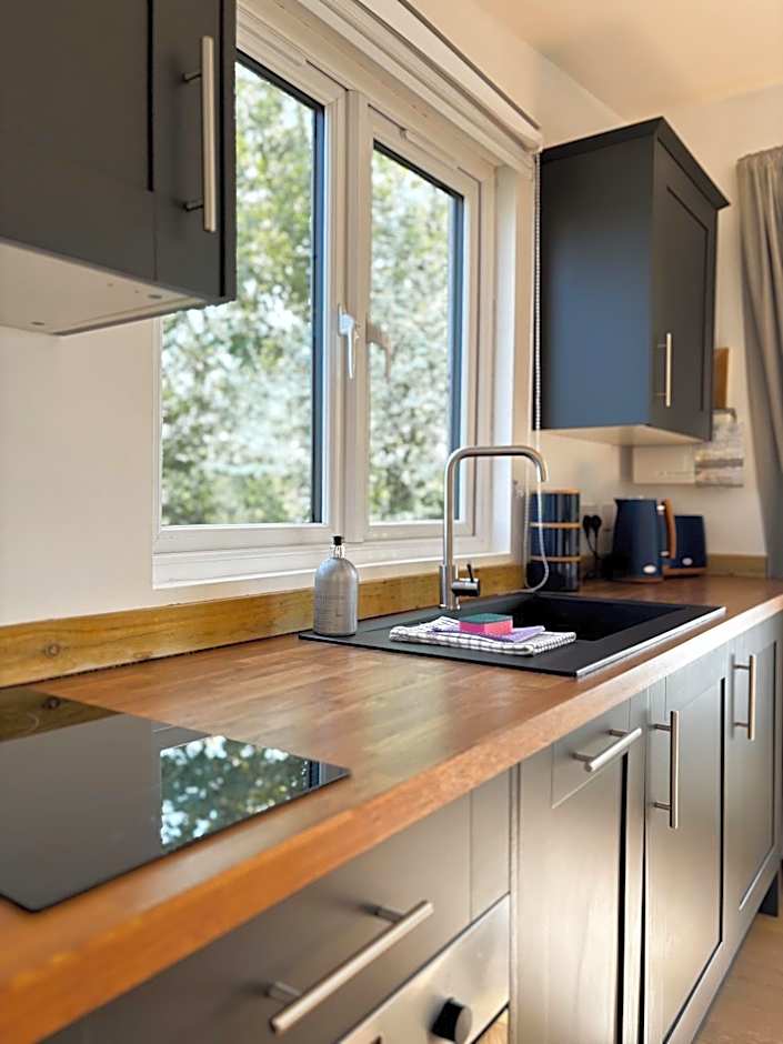 Lakeside Lodge- 'Swallow'