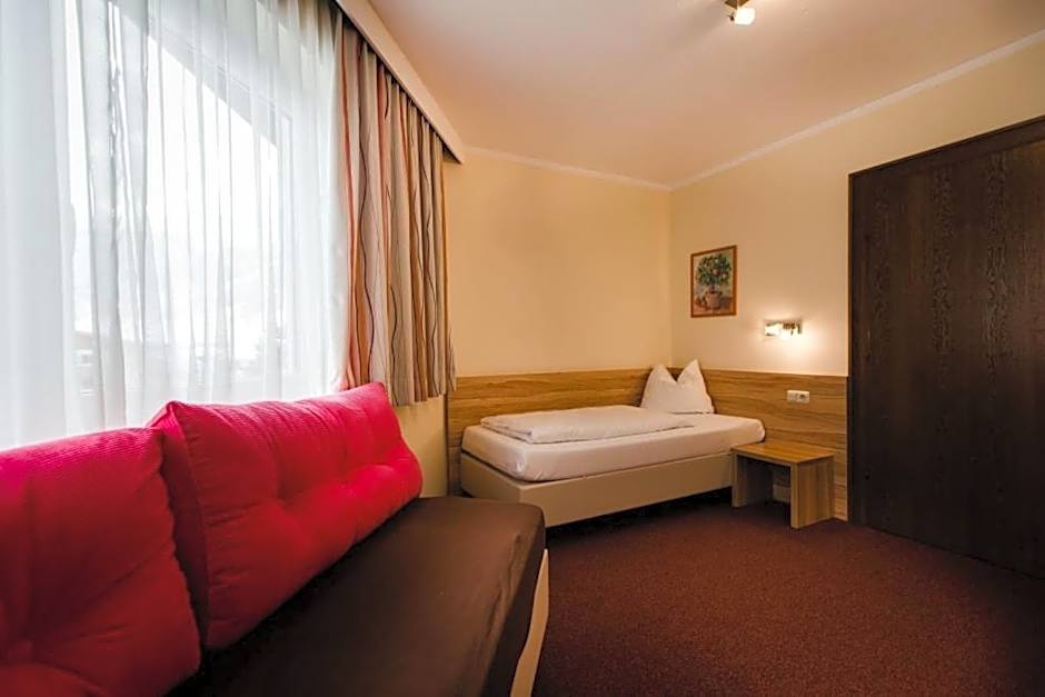 Aparthotel Dorfplatzl Garni