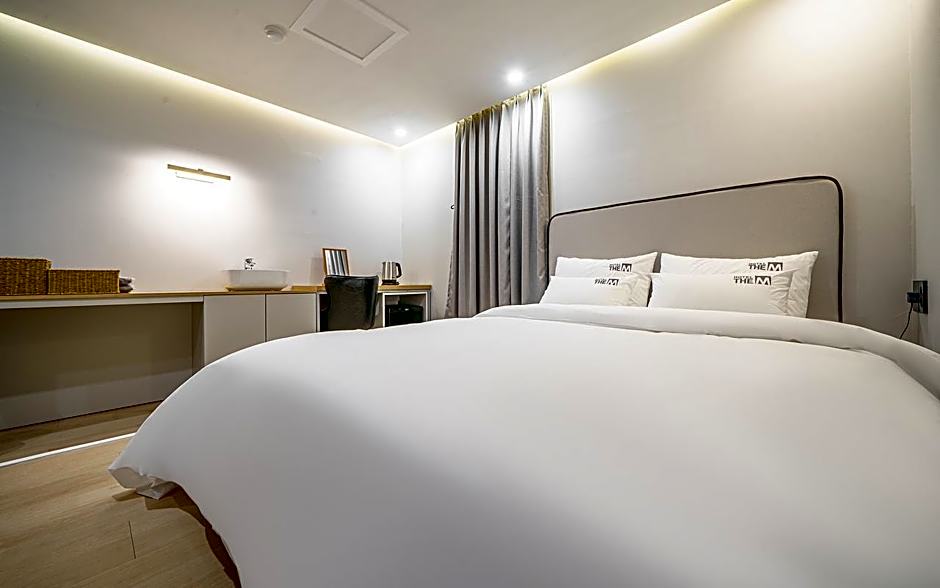 Busan Gwangalli Beach Hotel THE M