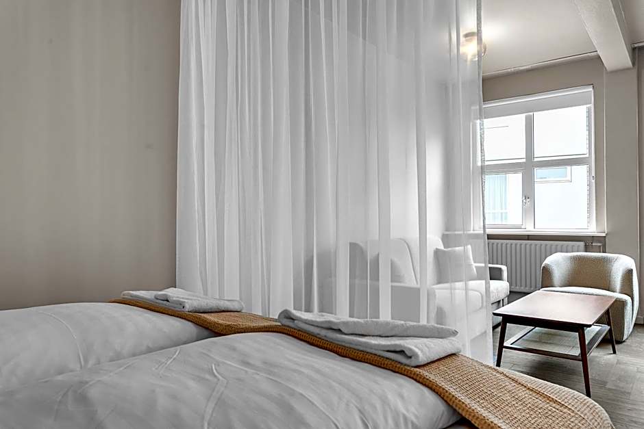 The Swan House by Heimaleiga