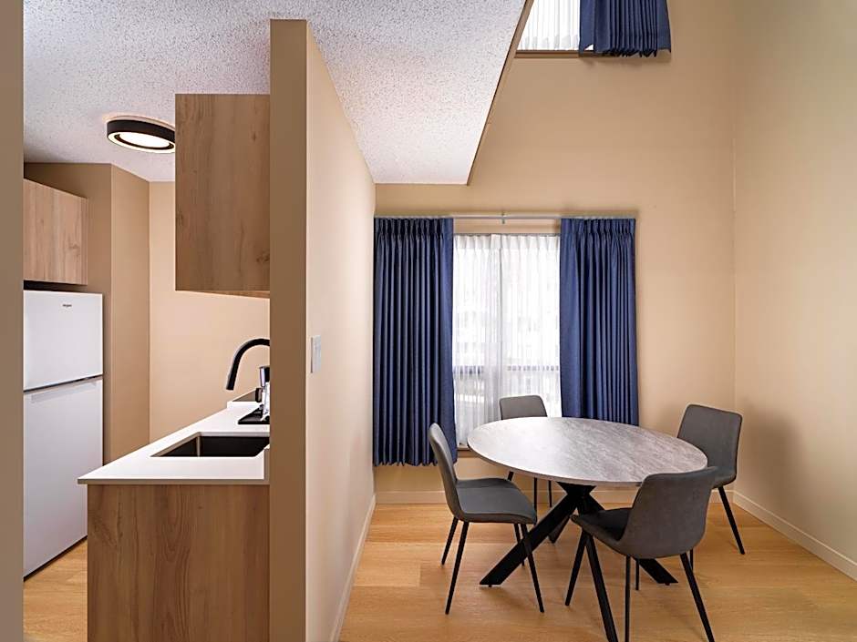 Huntingdon Hotel and Suites