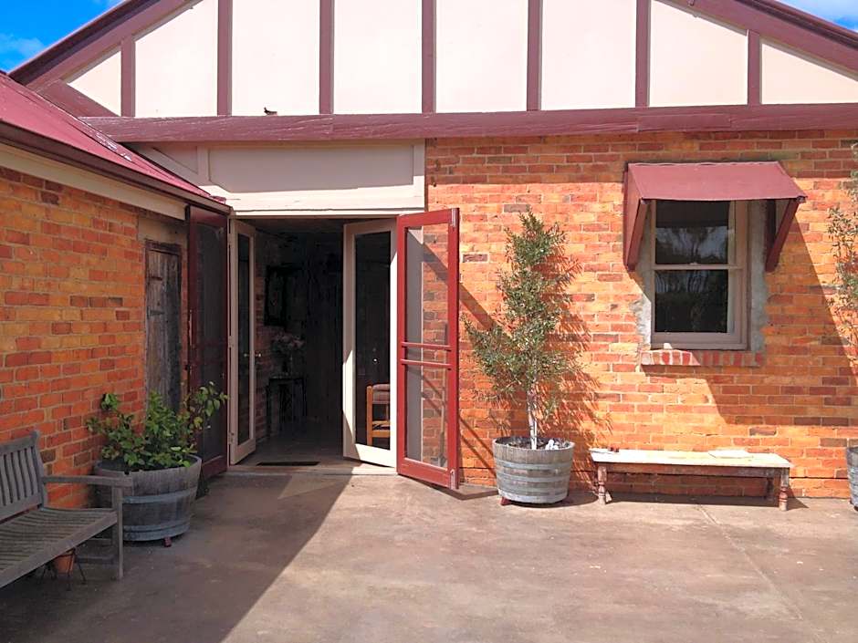 Pierrepoint Accommodation