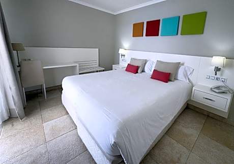 ! Bedroom Apartment with Seaview