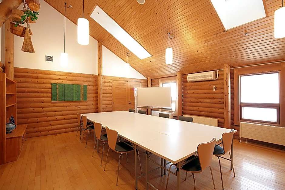 Log Hotel The Maple Lodge