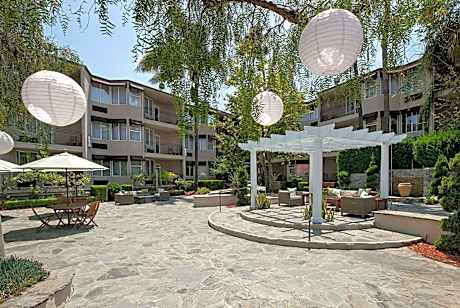 The Belamar Hotel Manhattan Beach, Tapestry Collection by Hilton