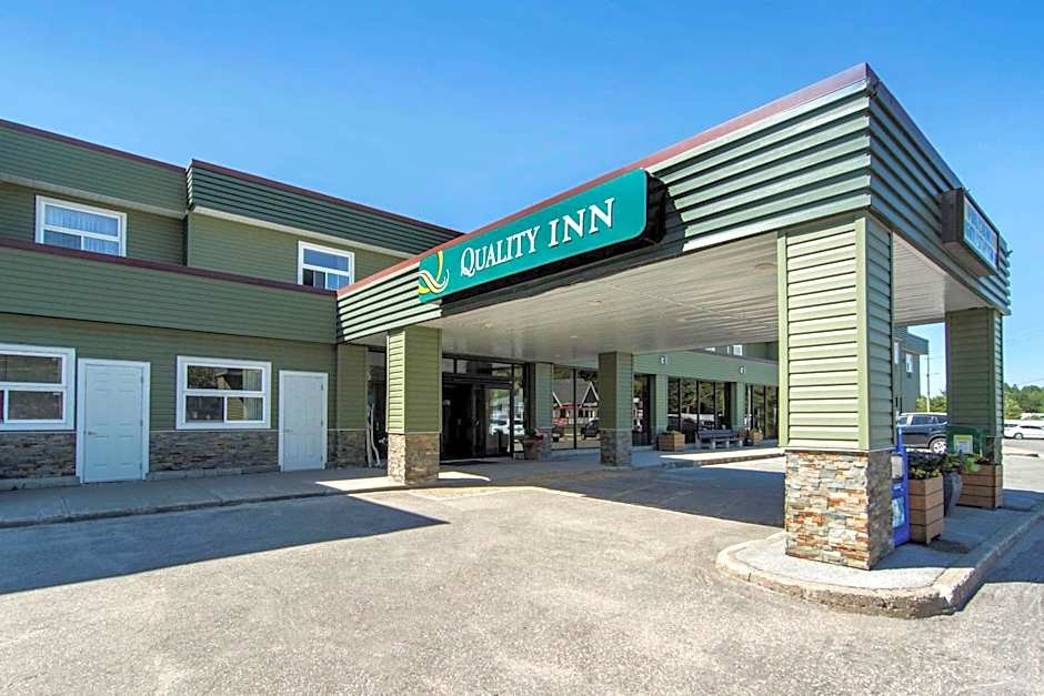 Photo 1 of 49 of Quality Inn Bracebridge