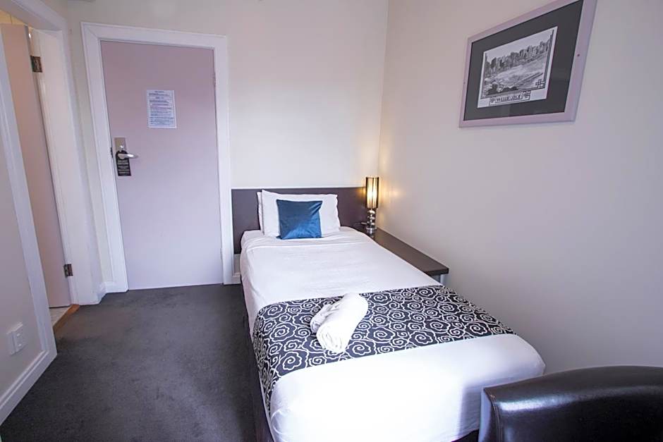 Hotel Waterloo & Backpackers