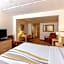 La Quinta Inn & Suites by Wyndham Garden City