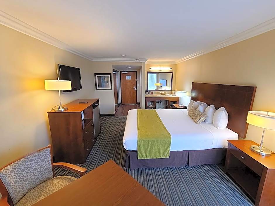 HUNTINGTON BEACH INN