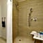Holiday Inn Express & Suites Brookshire - Katy Freeway By IHG