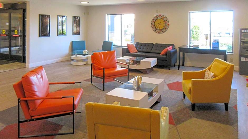 Clarion Pointe Evansville North