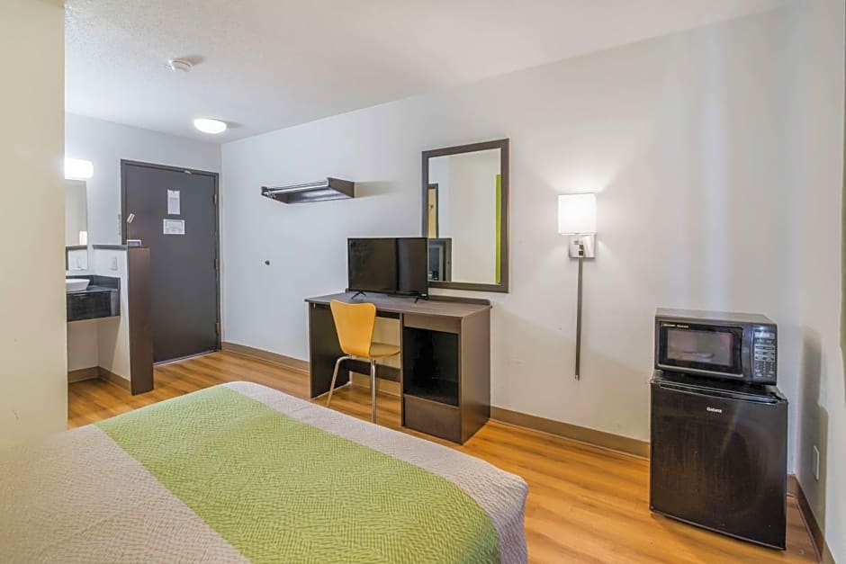 Motel 6-Fargo, ND - South
