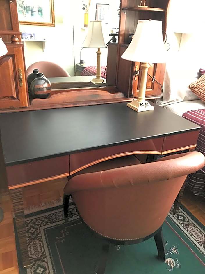 Repos & Manna Downtown Montréal