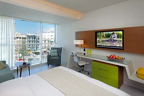 Grand Deluxe Room (2 Adults + 2 Children)