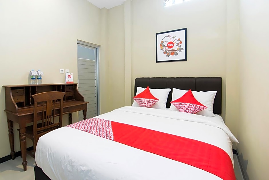 SUPER OYO 890 Dewi Fortuna Guest House