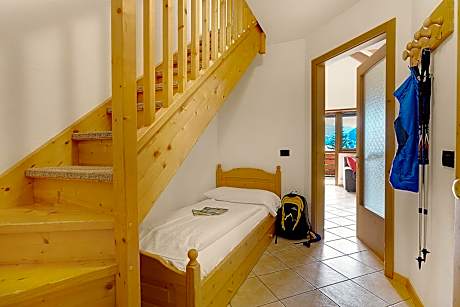 Superior One-Bedroom Apartment (4 Adults)