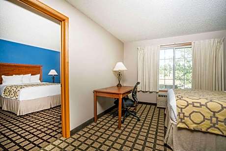 Queen Suite with Two Queen Beds and Sofa - Non-Smoking