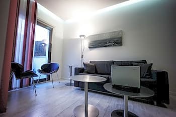 The Urban Suites Apt Barcelona