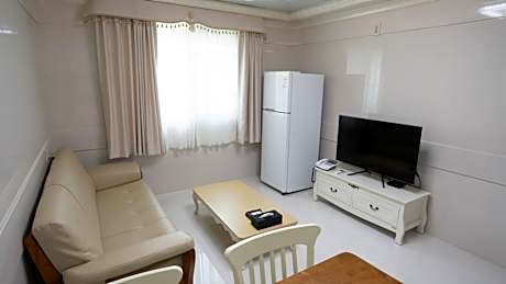 Standard Twin Room - Limited view
