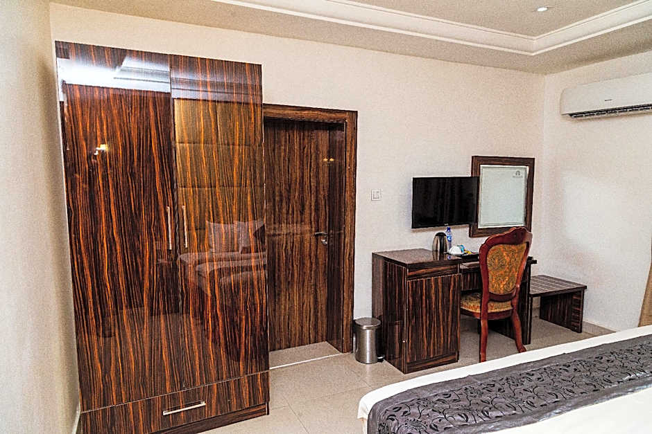 Pennsylvania Avenue Hotel