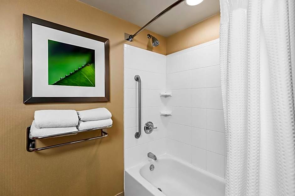 Sonesta Essential Junction City