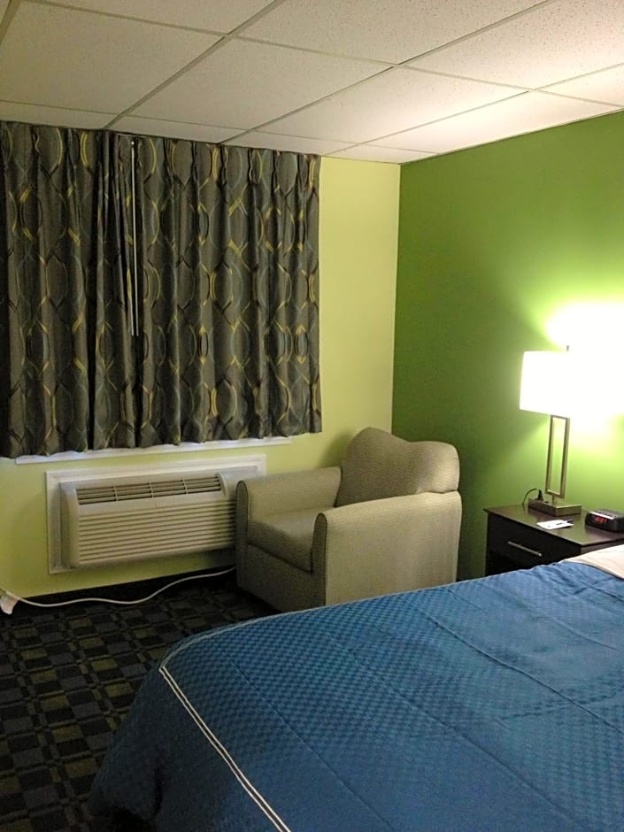 Travelodge by Wyndham Cleveland Lakewood