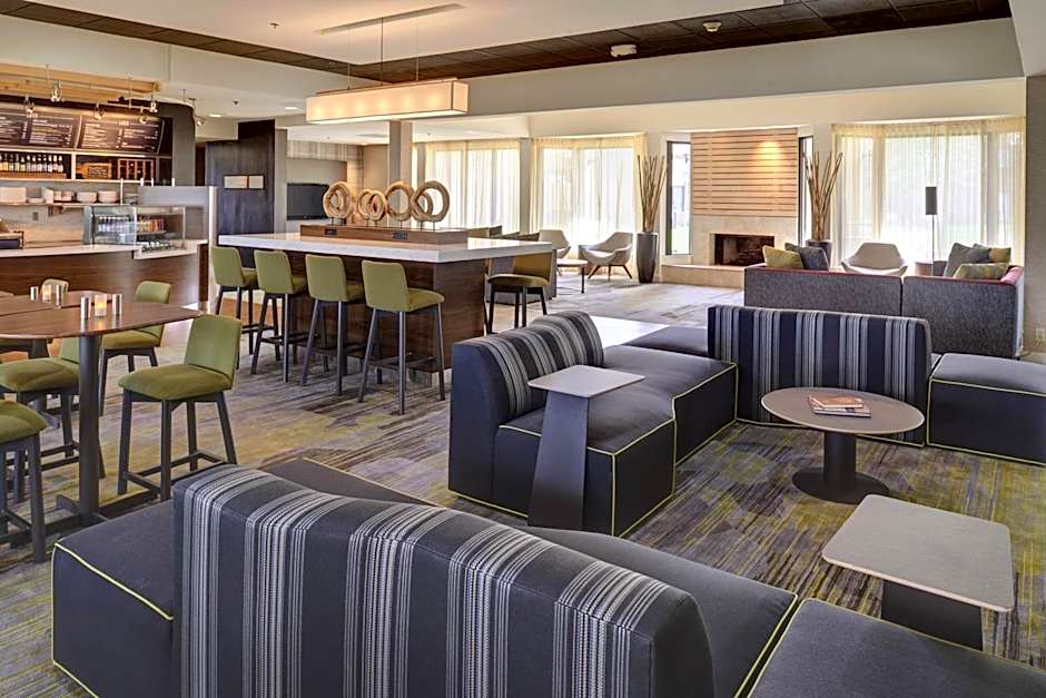 Courtyard by Marriott Indianapolis Airport
