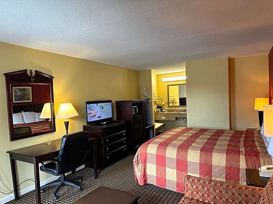 Royal Inn - Anniston