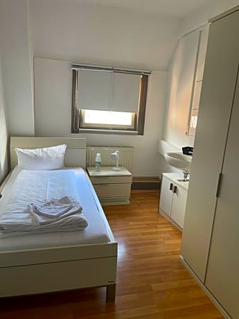 Single Room with Shared Bathroom