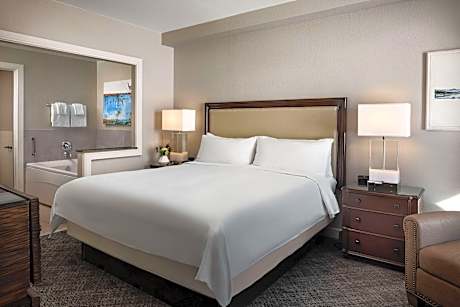 Villa, 1 Bedroom, Fireplace (Mobility Accessible w/ Roll-in Shower) 1 King Bed and 1 Double Sofa Bed