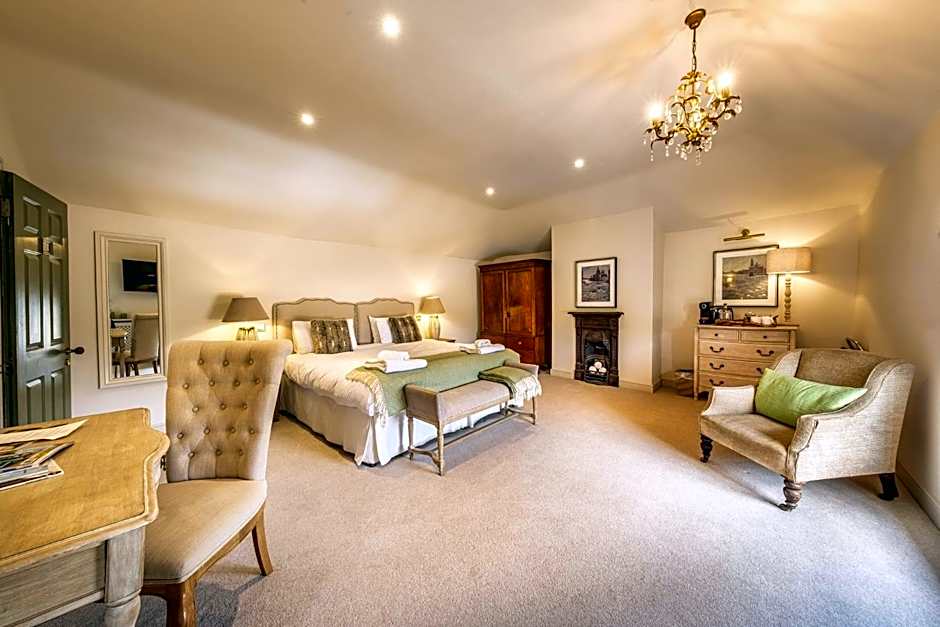 The Black Lion, Long Melford