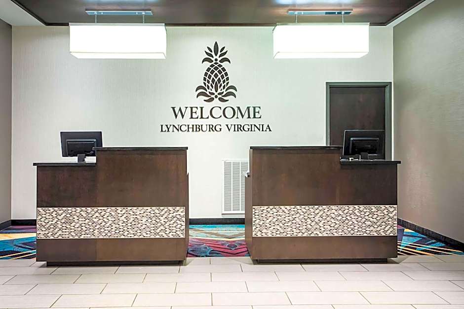 La Quinta Inn & Suites by Wyndham Lynchburg At Liberty Univ.
