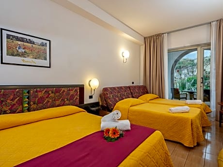 Economy Triple Room