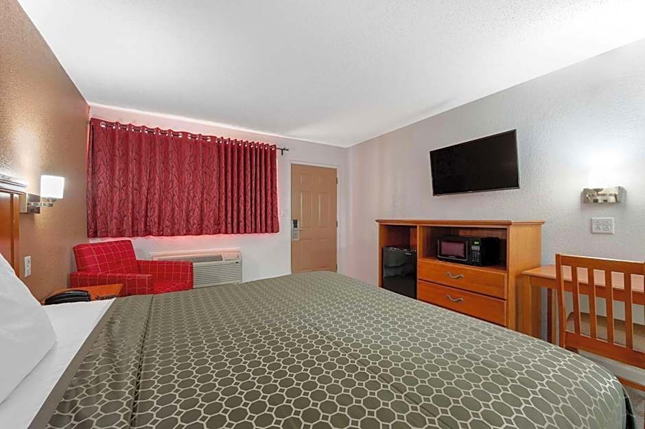 Rodeway Inn Terre Haute near University