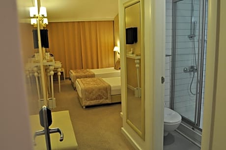 Double Twin Room