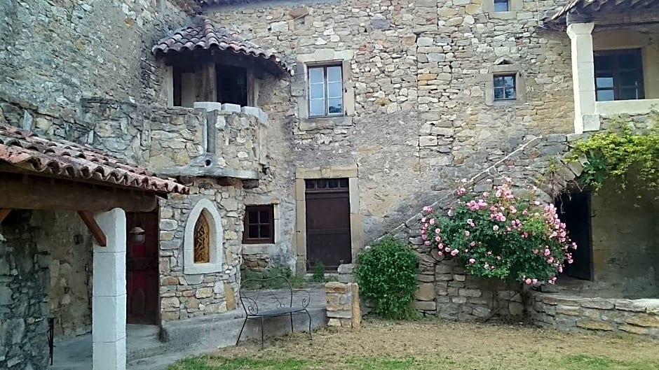 Suite Médiévale 40m2 chambre d' hôte du Mas Fabrègue