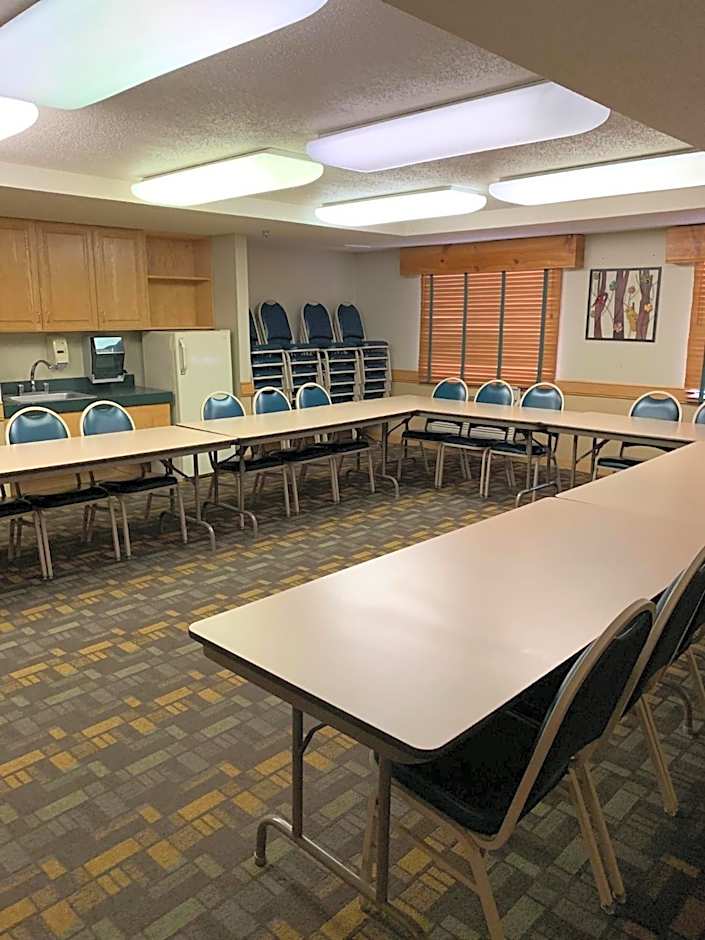 AmericInn by Wyndham Hampton