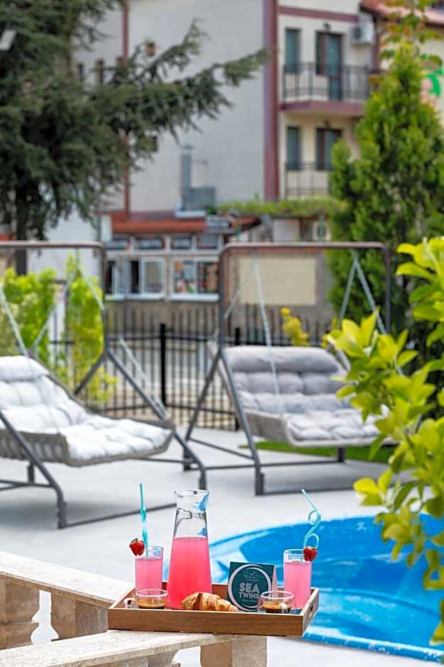 Sea Twins Luxury Aparthotel - 150 m from the beach