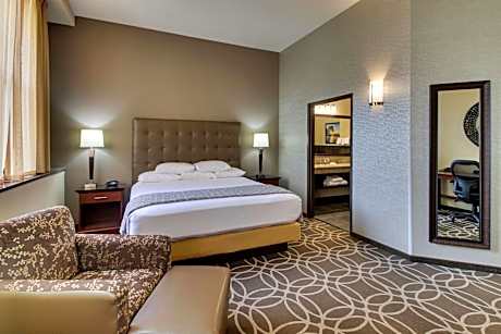 Deluxe King Room - High Floor