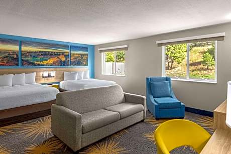 Deluxe Business Queen Room with Two Queen Beds - Non-Smoking