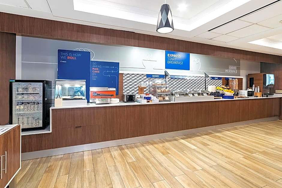 Holiday Inn Express & Suites Walterboro by IHG