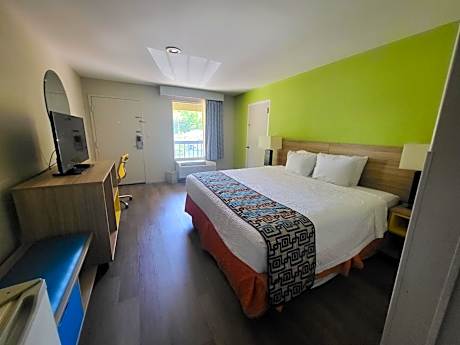 King Room - Disability Access/Non Smoking
