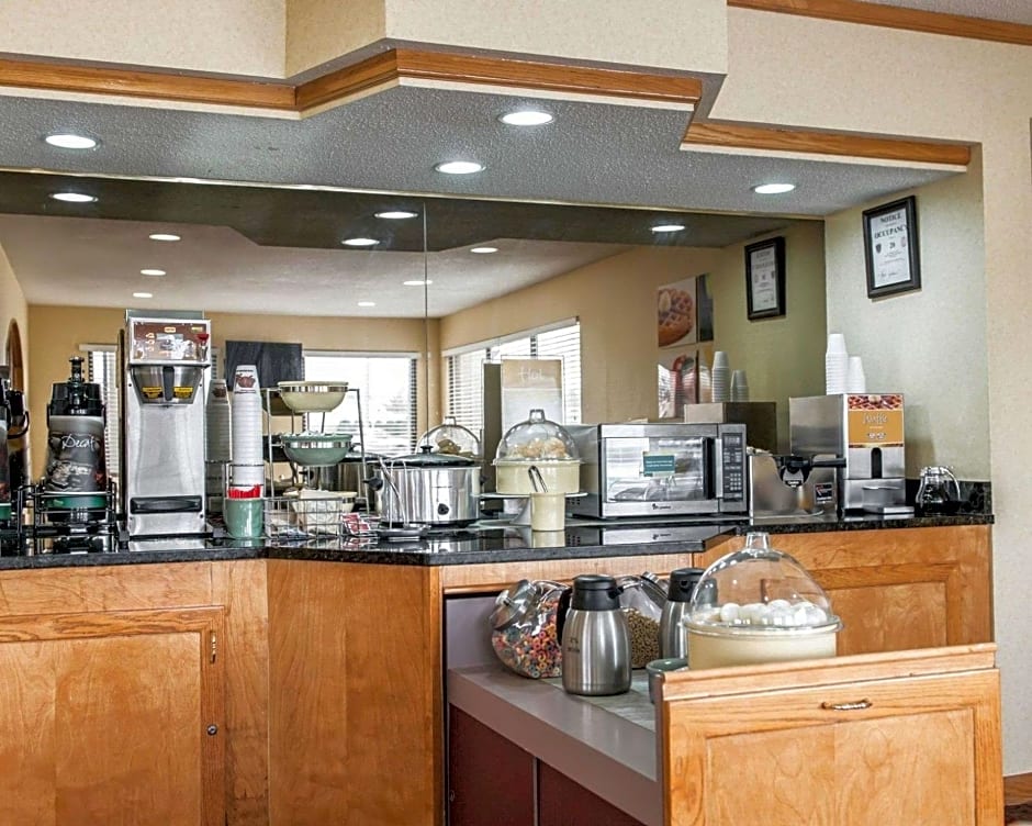 Quality Inn & Suites Indianapolis Northwest