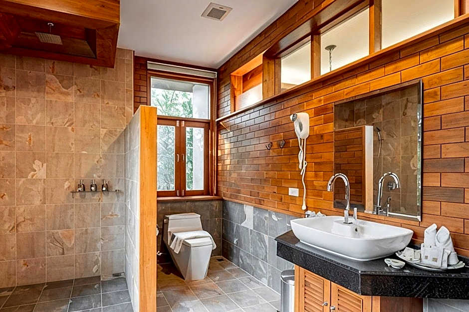 Vanasin Residence