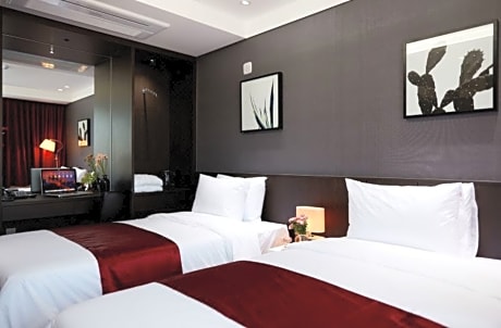 4 ONDOL Style Bed Non-Smoking Room S12