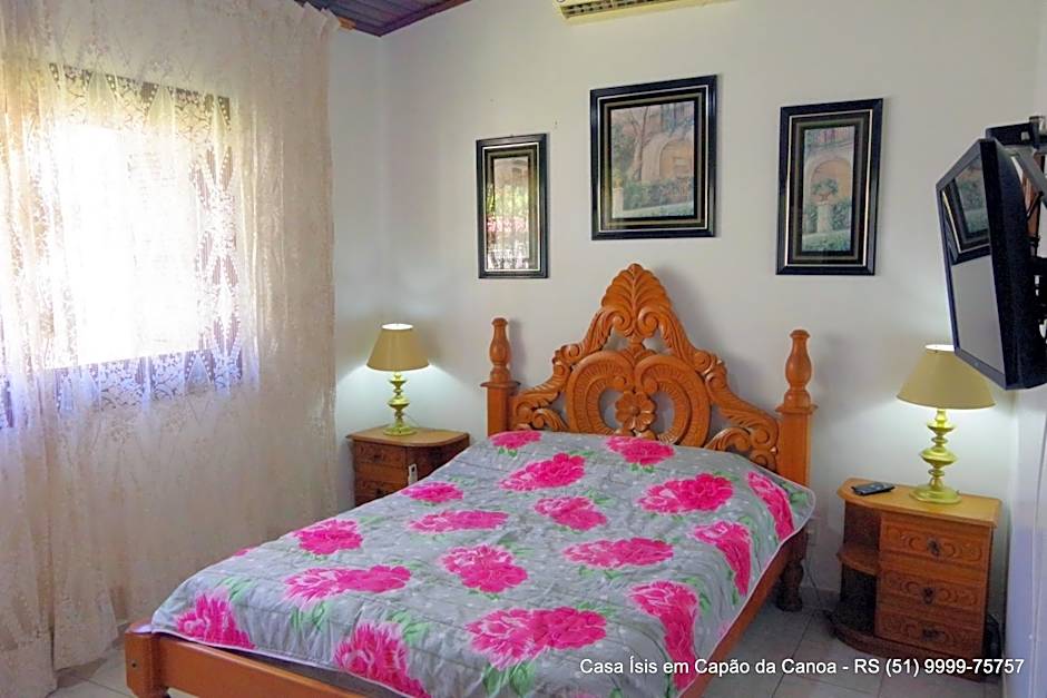 Casa ÍSIS de aluguel por temporada em Capão da Canoa com piscina