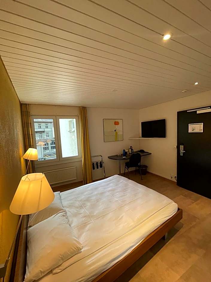 The Guesthouse by The Hey Hotel