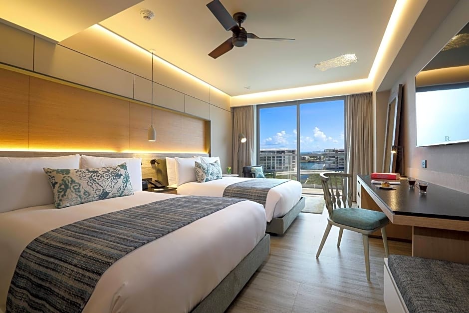 Renaissance by Marriott Cancun Resort & Marina