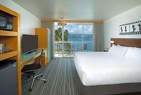 Room 1 King Bed Non Smoking Ocean View